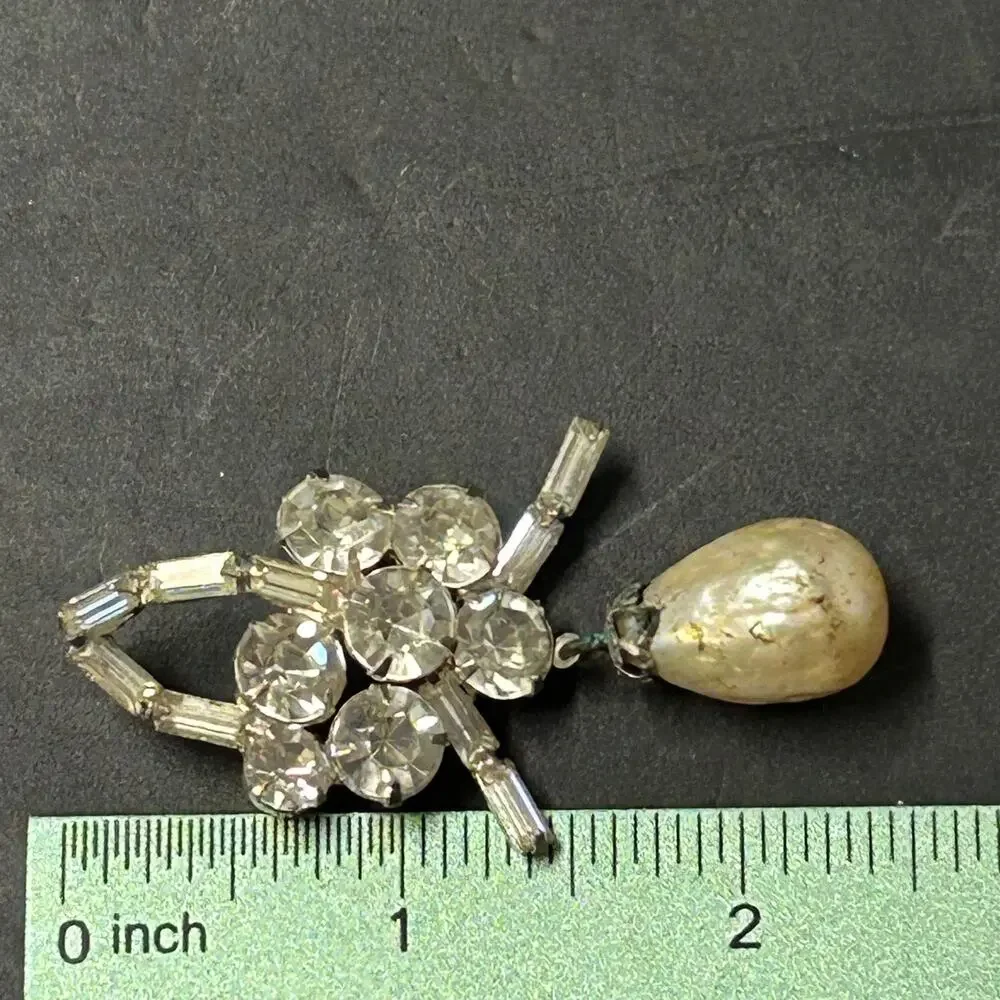 Vintage Round and Baguette Rhinestone‎ Faux Baroque Pearl Dangle Brooch